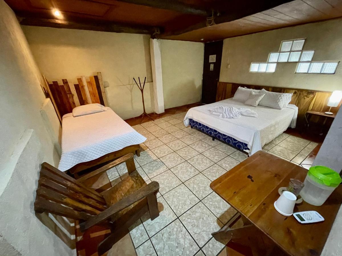 מונטריסיו Johnnys Place Hotel מראה חיצוני תמונה