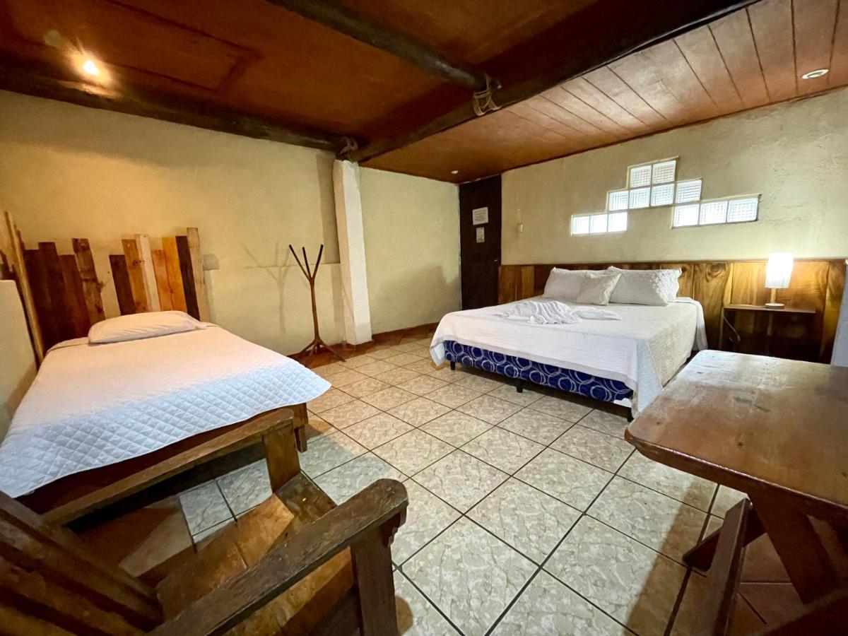מונטריסיו Johnnys Place Hotel מראה חיצוני תמונה